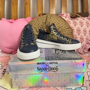 SKETCHERS X SNOOP DOG PREMIUM LEATHER SLIP INS SNOOP ONE DOUBLE G US 5 WOMEN